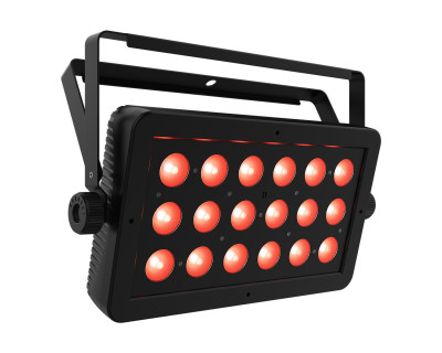 SlimBANK Q18 ILS Washlight with 18x4W Tri-Colour RGB LEDs