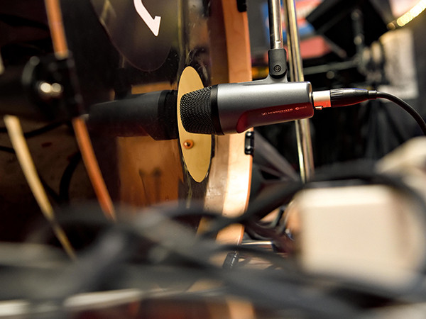 Microphone with Drum