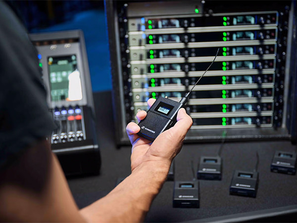 Availability on Sennheiser EW-DX EM 4